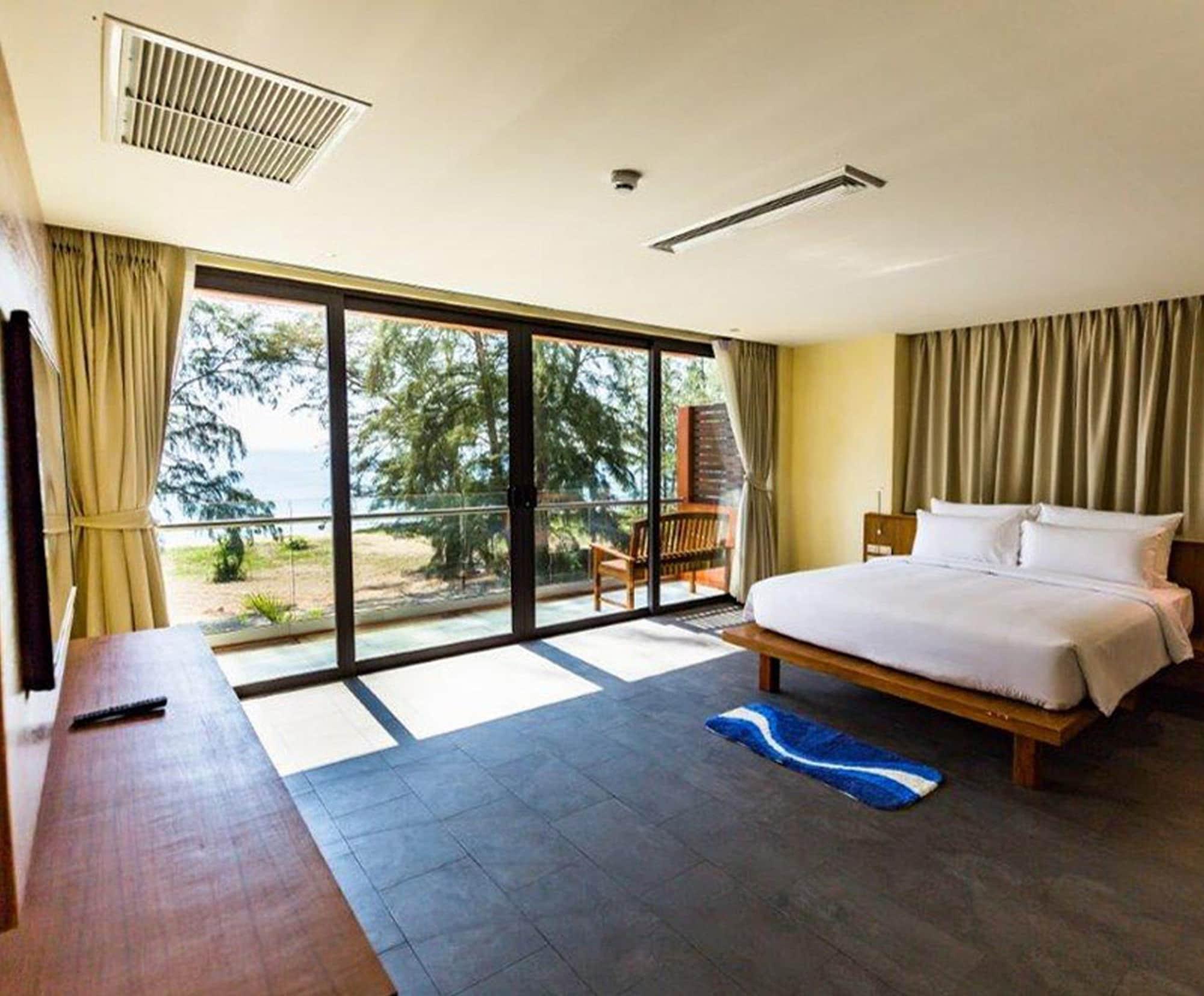 Coriacea Beachfront Boutique Phuket Resort - Sha Plus Mai Khao Ngoại thất bức ảnh